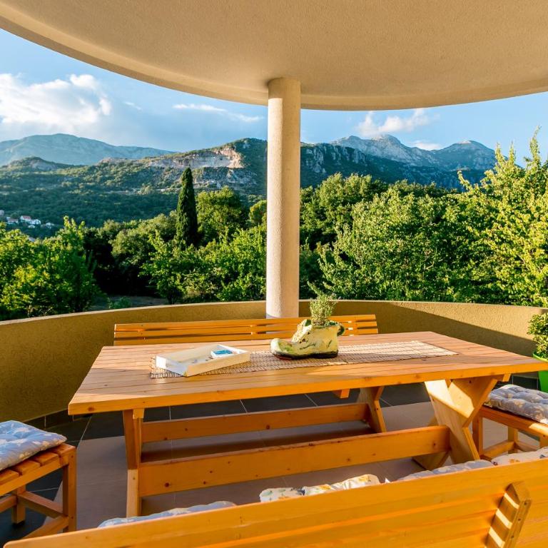 Villa Besha - Villa with Private Pool - 10