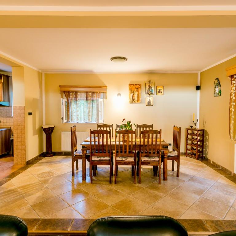 Villa Besha - Villa with Private Pool - 9