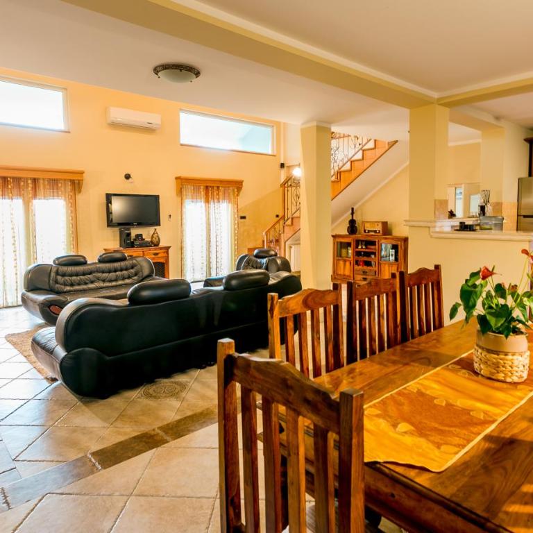 Villa Besha - Villa with Private Pool - 11