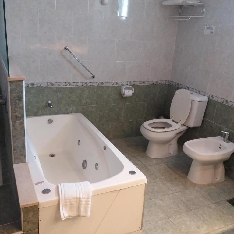 Hotel Cuatro Plazas - Standard Quadruple Room - 4
