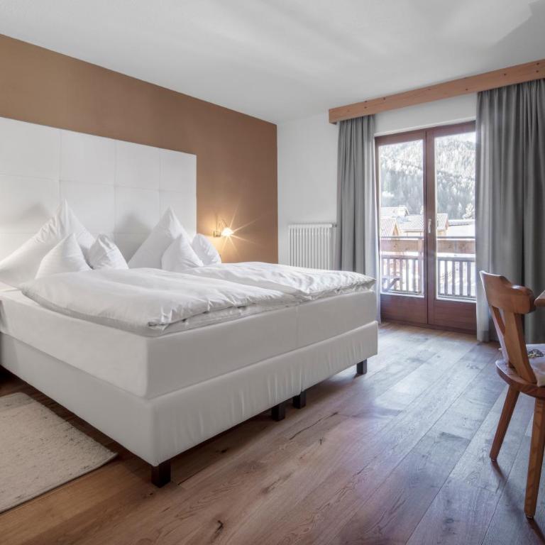 Hotel Conturines - Standard Double Room - 4