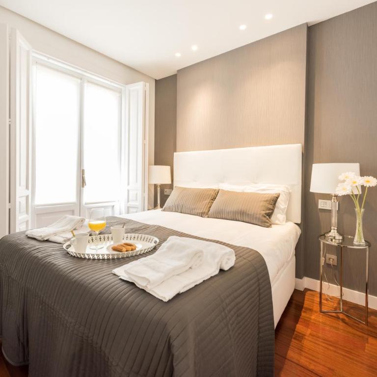 Santa Ana Plaza - Apartment with Balcony - 2