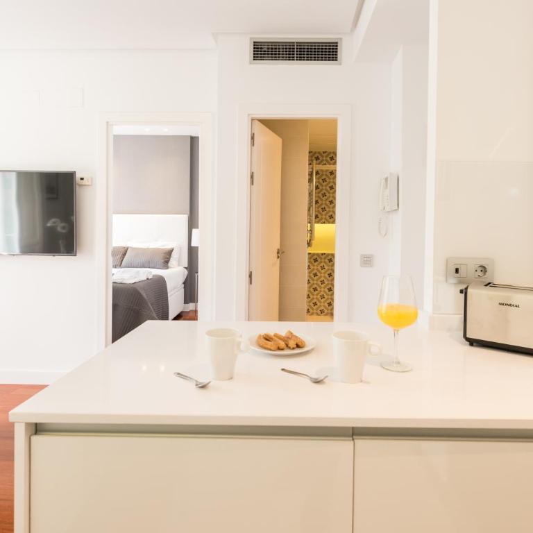 Santa Ana Plaza - Apartment with Balcony - 37