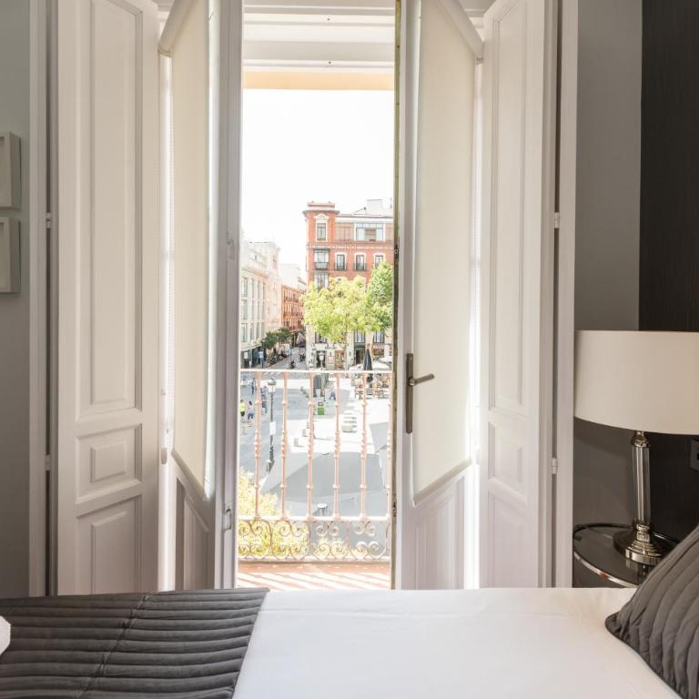 Santa Ana Plaza - Apartment with Balcony - 60