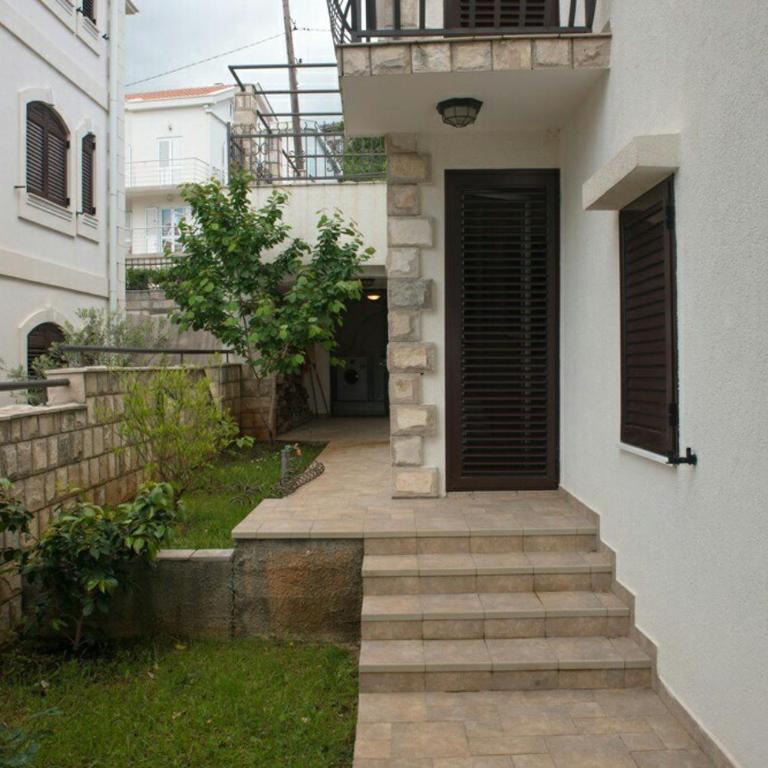 Villa Julia - Two-Bedroom Villa - 32