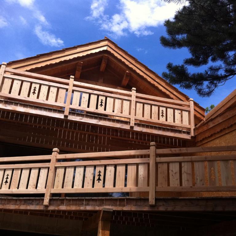CHALET EVEREST Les CHALETS D'HINOUKA SERRE CHEVALIER-CHANTEMERLE 200 m des pistes - Chalet 3 Chambres - 25