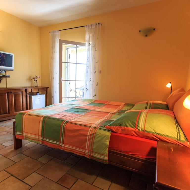 daMonte – Apartments and rooms - Dvokrevetna Soba sa Bračnim Krevetom i Pogledom na Planinu - 4