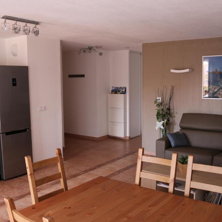 Coeur de Fréjus, L'AMPHITHÉÂTRE, appartement 3 pièces climatisé, terrasse, barbecue, piscine & parking - Apartment with Terrace - 11