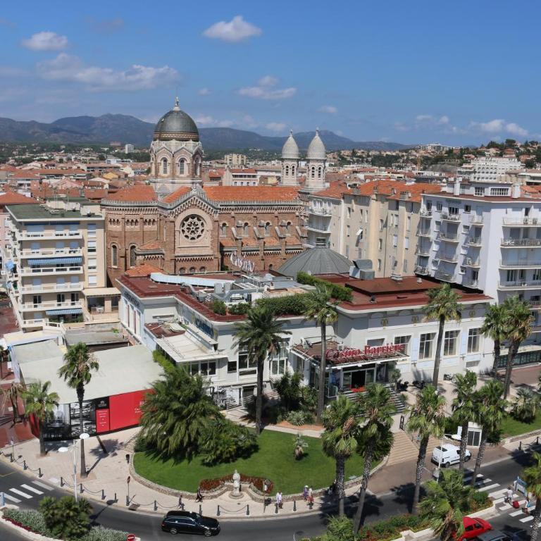 Coeur de Fréjus, L'AMPHITHÉÂTRE, appartement 3 pièces climatisé, terrasse, barbecue, piscine & parking - Apartment with Terrace - 40