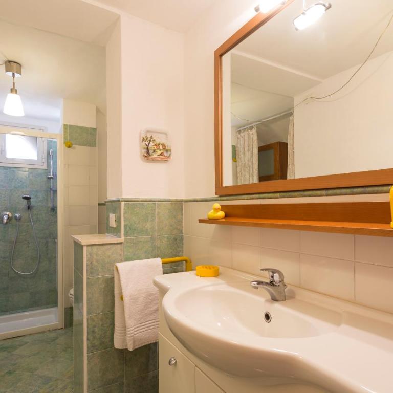 Villa Spadola - Appartamento con Vista Giardino - 13