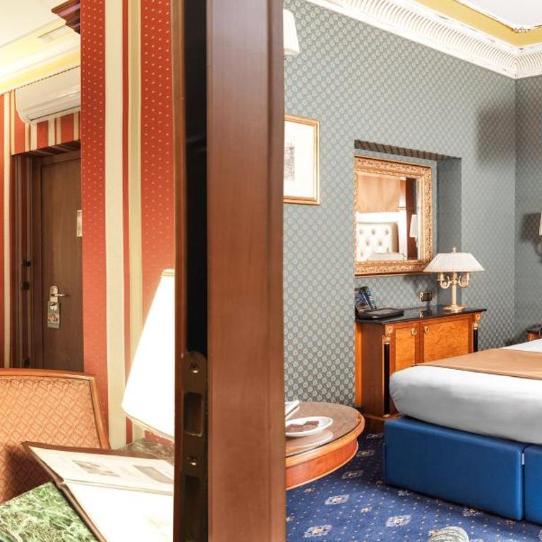 Hotel Manfredi Suite In Rome - Two Connecting Double Rooms - 12