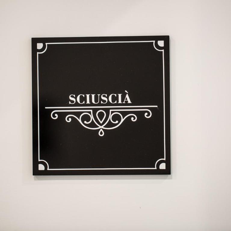 The Boutique Napoli Suite - Camera Tripla Deluxe con Balcone - 17