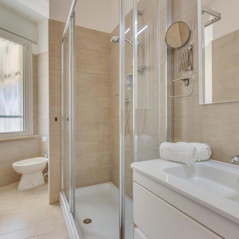 Hotel Austria - Camera Familiare con Vista Mare (2 Adulti + 1 Bambino) - 7