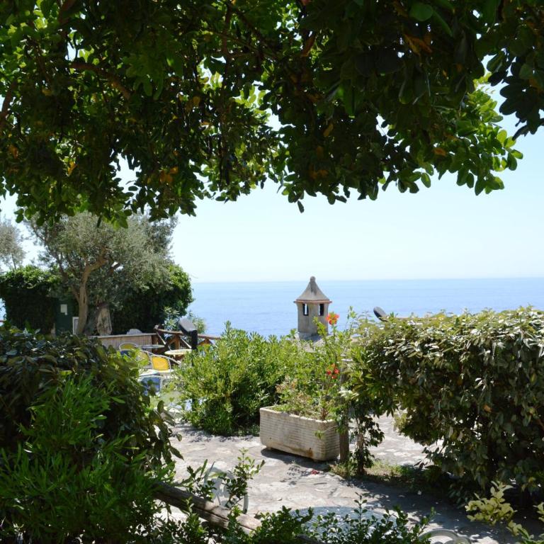 Hotel Dimora Fornillo - Camera Superior Matrimoniale/Doppia con Letti Singoli con Vista Giardino - 8