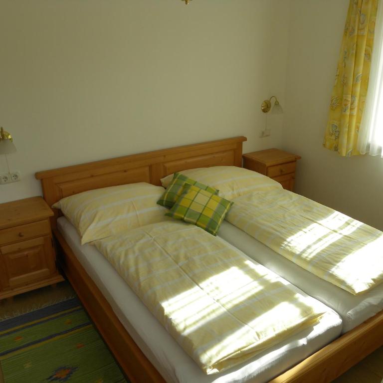 Gästehaus Lisa - Two-Bedroom Apartment with Terrace - 8