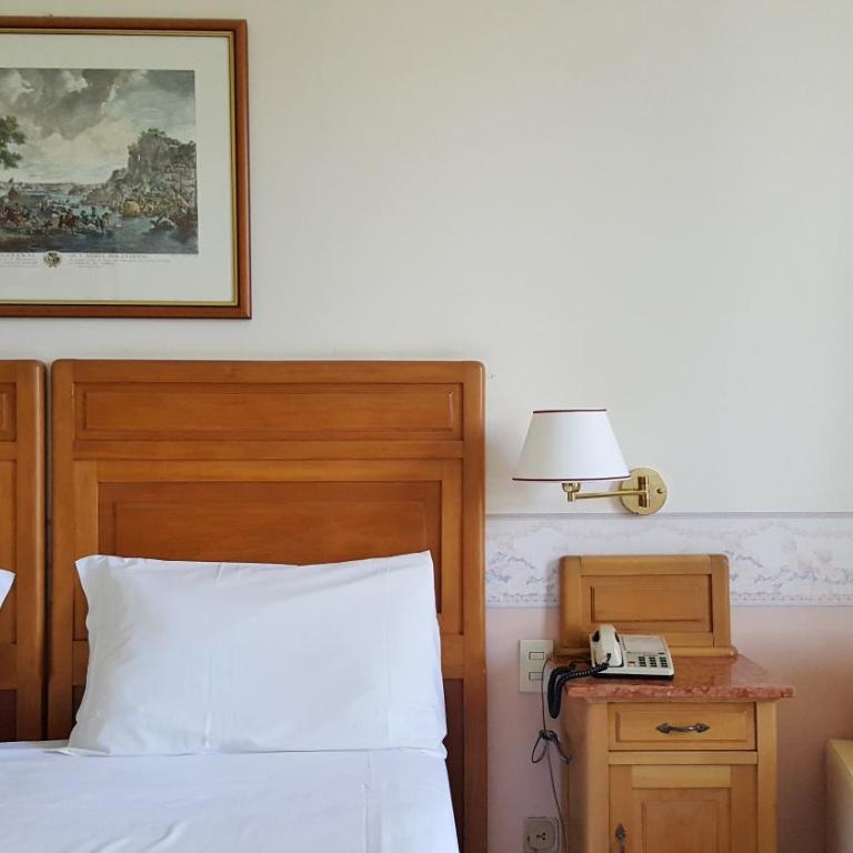 Hotel Roma e Rocca Cavour - Camera Matrimoniale Classic - 5