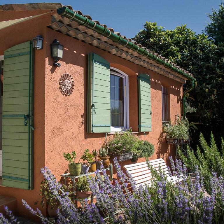 Le Clos des Oliviers 188 chemin du Hameau des Bourges 06650 Le Rouret - Zweibettzimmer mit Gartenblick - 2