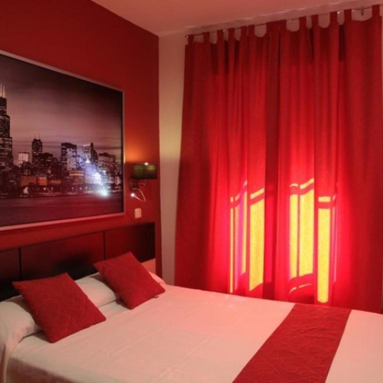 Hostal Falfes - Double or Twin Room with Private Bathroom - 9