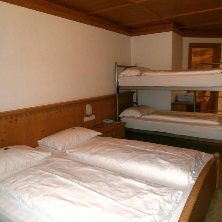 Piccolo Hotel Gurschler - Triple Room with Balcony - 6