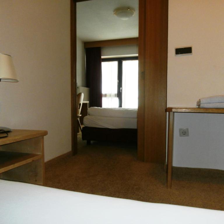 Piccolo Hotel Gurschler - Quadruple Room with Balcony - 6