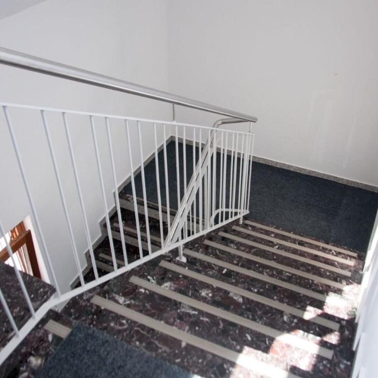 Gasthaus Pension Goldeck - Posto Letto in Dormitorio con 8 Letti e con Bagno in Comune - 4