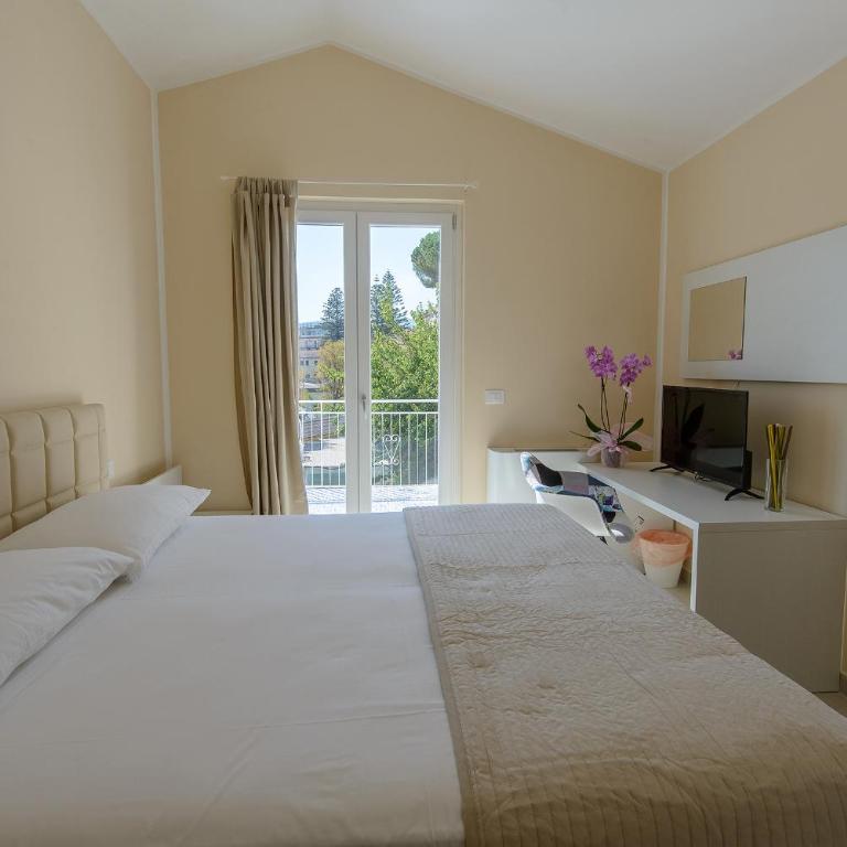 B&B Vistamare Suite - Camera Matrimoniale con Vista Mare Laterale - 4