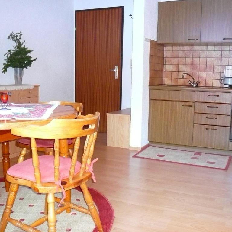 Haus Windegga - Apartment with Balcony - 10