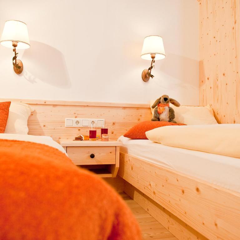 BRUGGER ChaletDorf - Chalet Deluxe with Private Sauna - 8