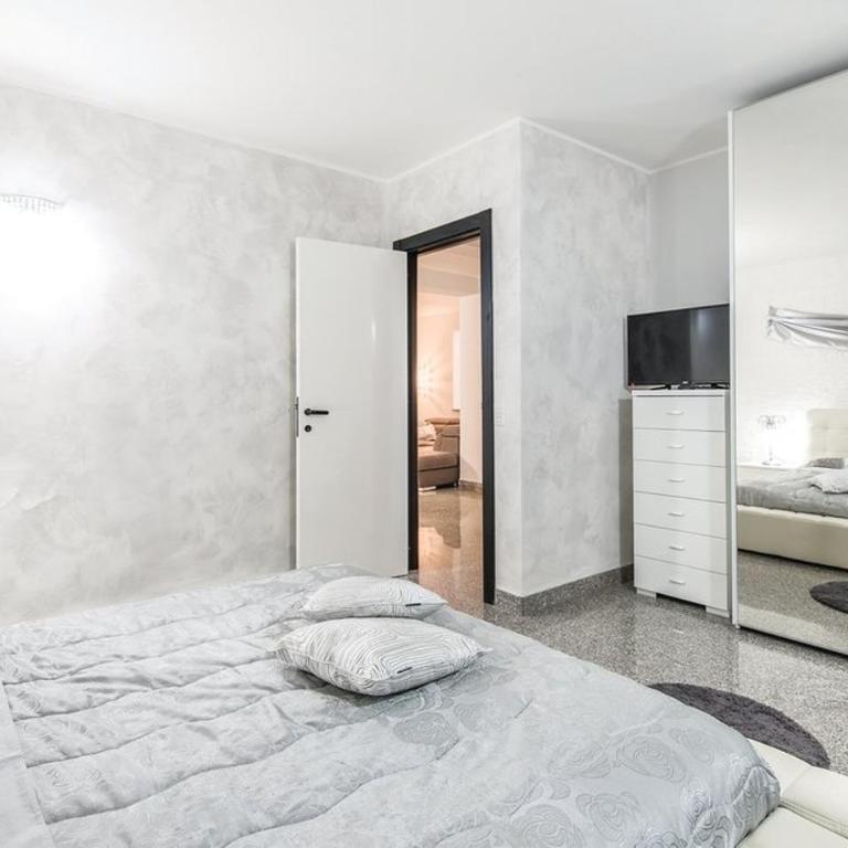 Villa Serena - Appartamento con 2 Camere da Letto - 18