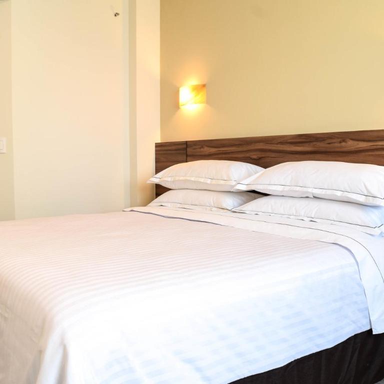Hotel Crown Victoria - Double Room - 5