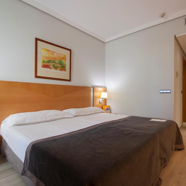 Silken Luis de León - Habitación Doble Confort - 1 o 2 camas - 3