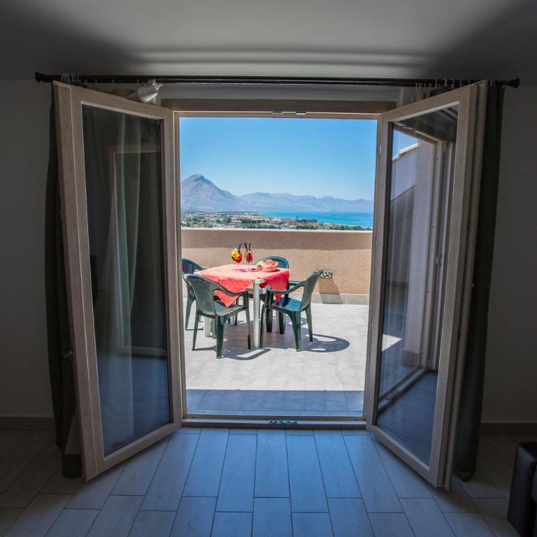 Belvedere Rent Rooms - Fünfbettzimmer mit Meerblick - 6