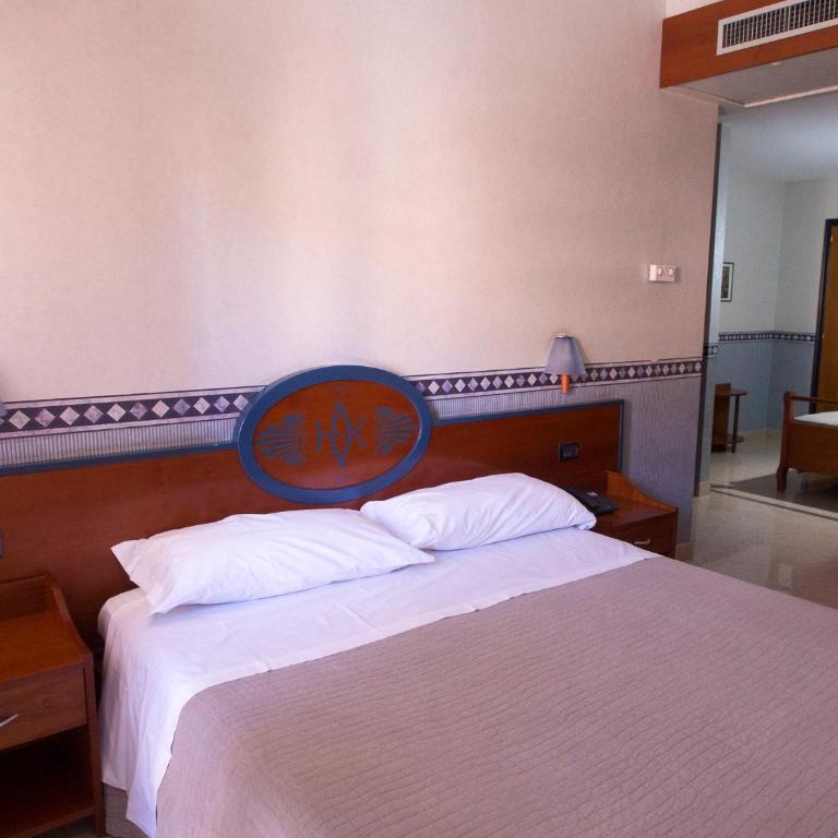 Hotel Kroma - Camera Tripla - 9