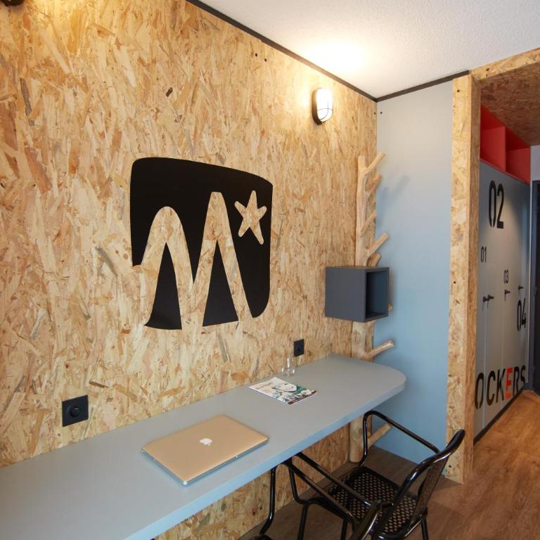 Moontain Hostel - Chambre Quadruple Exclusive avec Salle de Bains Commune - 4