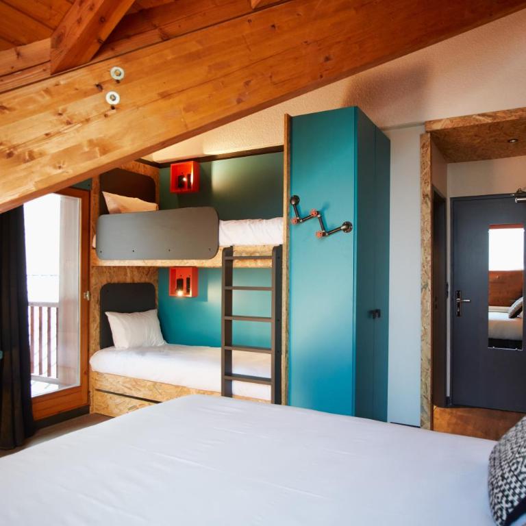 Moontain Hostel - Chambre Quadruple Premium avec Salle de Bains Privative - 2
