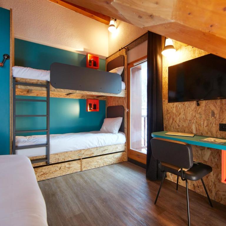 Moontain Hostel - Chambre Quadruple Premium avec Salle de Bains Privative - 7