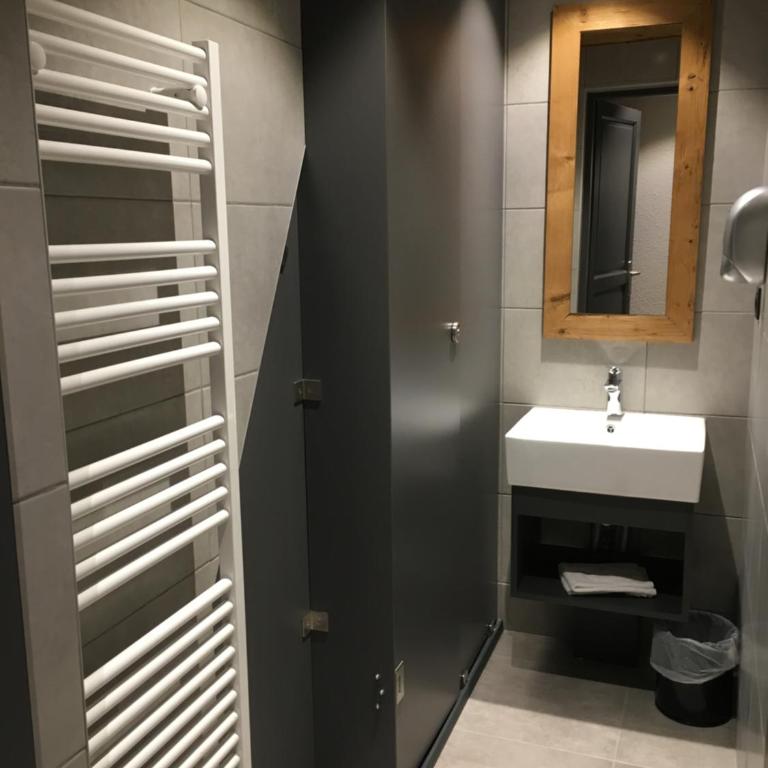 Moontain Hostel - Chambre Exclusive avec Salle de Bains Privative (5 Adultes) - 1