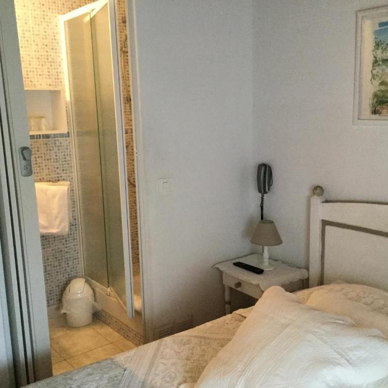 Hotel Le Méditérranée - Chambre Double avec Toilettes Communes - 1