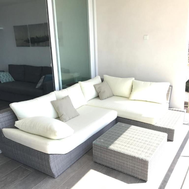 Moraira Sea front, first line, Air Conditioning, heating, First floor, 2 habs 4beds - Apartment with Sea View - 5