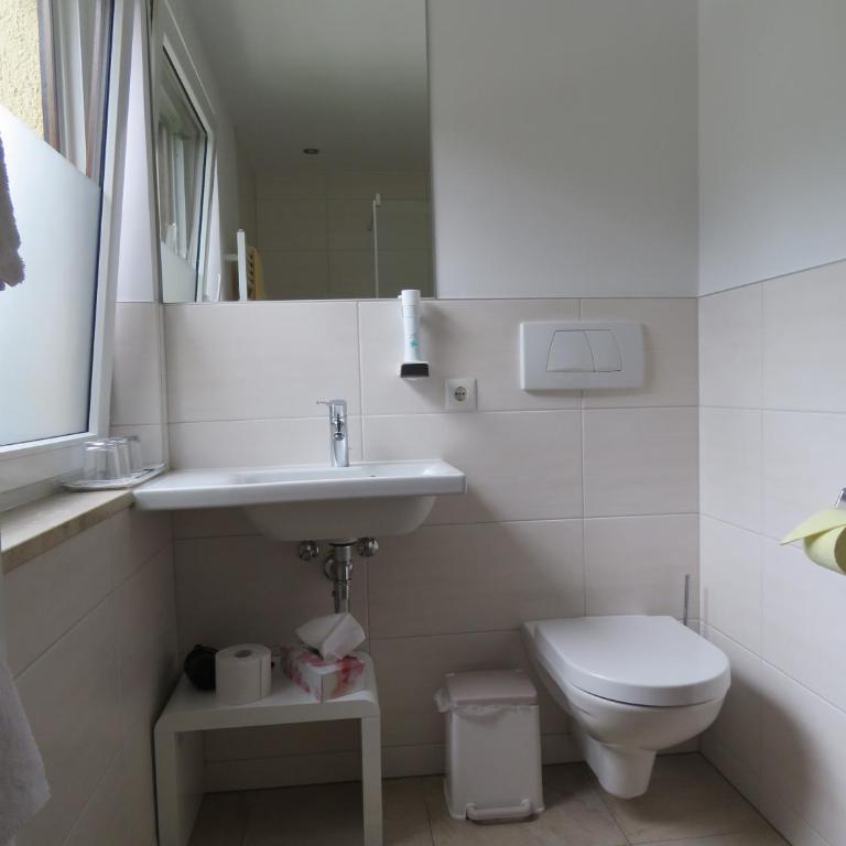 Sportpension Thayer - Doppelzimmer mit Balkon - 5