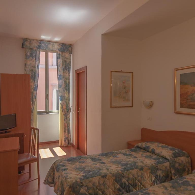 Hotel Tirreno - Camera Matrimoniale/Doppia con Letti Singoli - 10