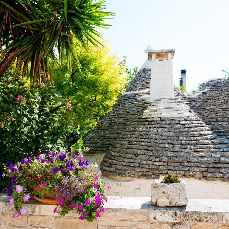 Trullo Giardino Fiorito - Camera Matrimoniale con Vista Giardino - 12