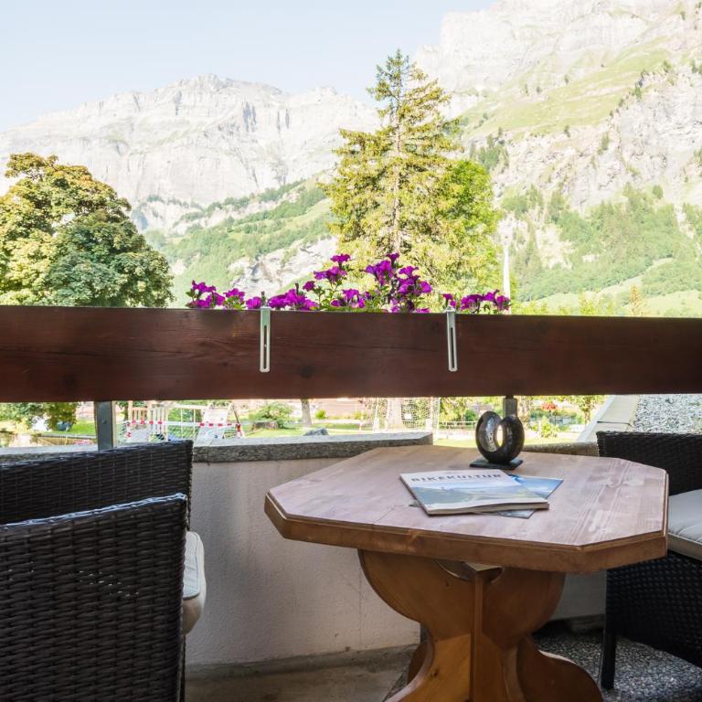 Hotel Quellenhof Leukerbad - Dreibettzimmer - 7