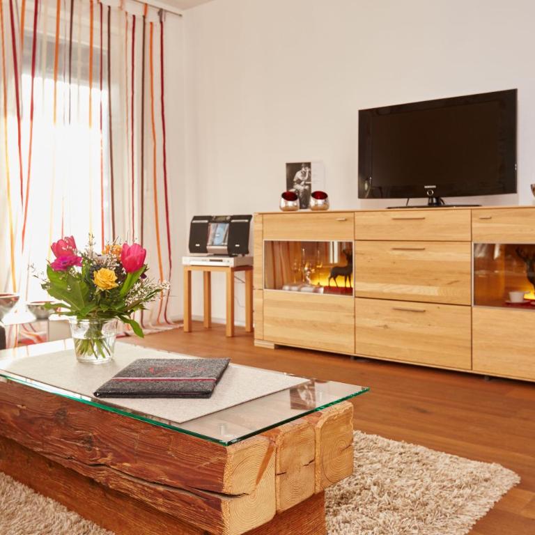 Alpenflair Ferienwohnungen Whg 101+213 - Apartment mit Balkon - 4