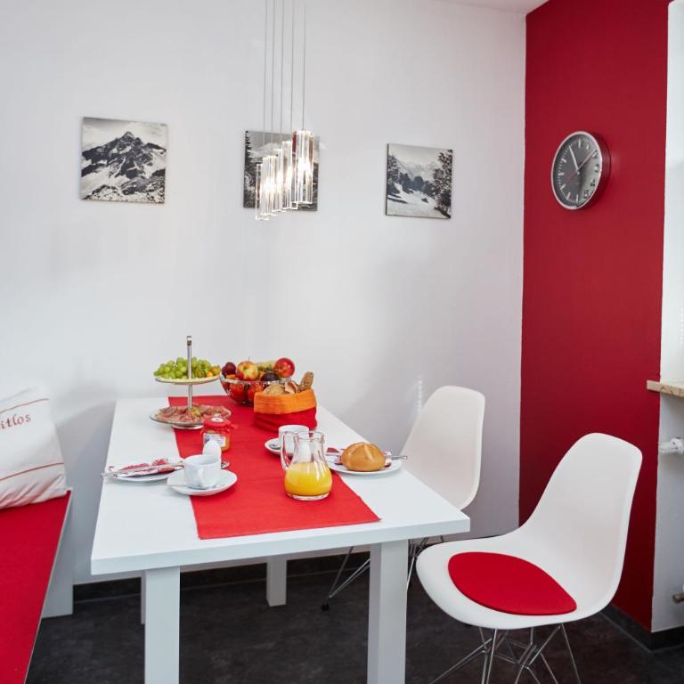 Alpenflair Ferienwohnungen Whg 101+213 - Apartment mit Balkon - 8
