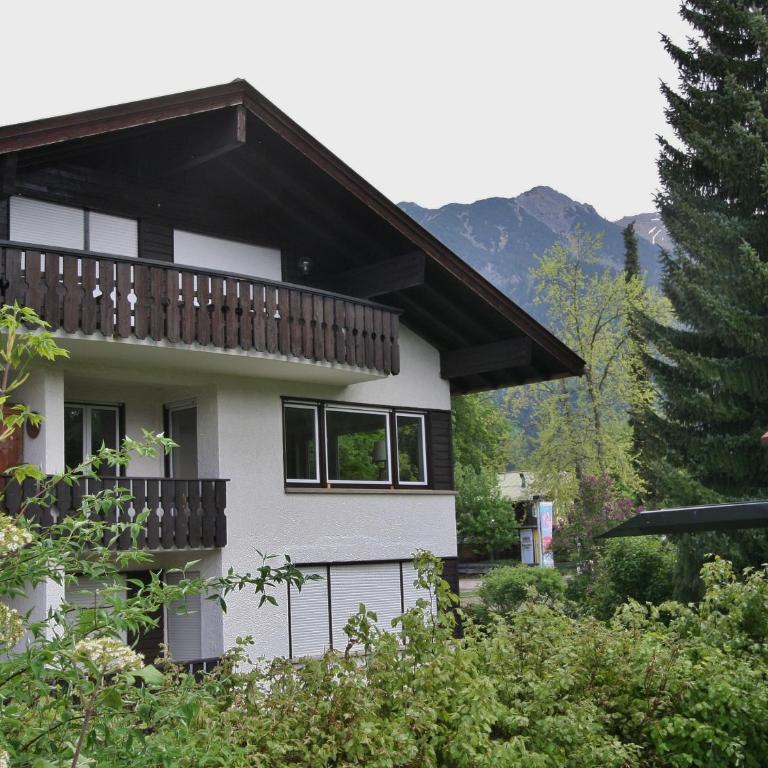 Alpenflair Ferienwohnungen Whg 101+213 - Apartment mit Balkon - 12