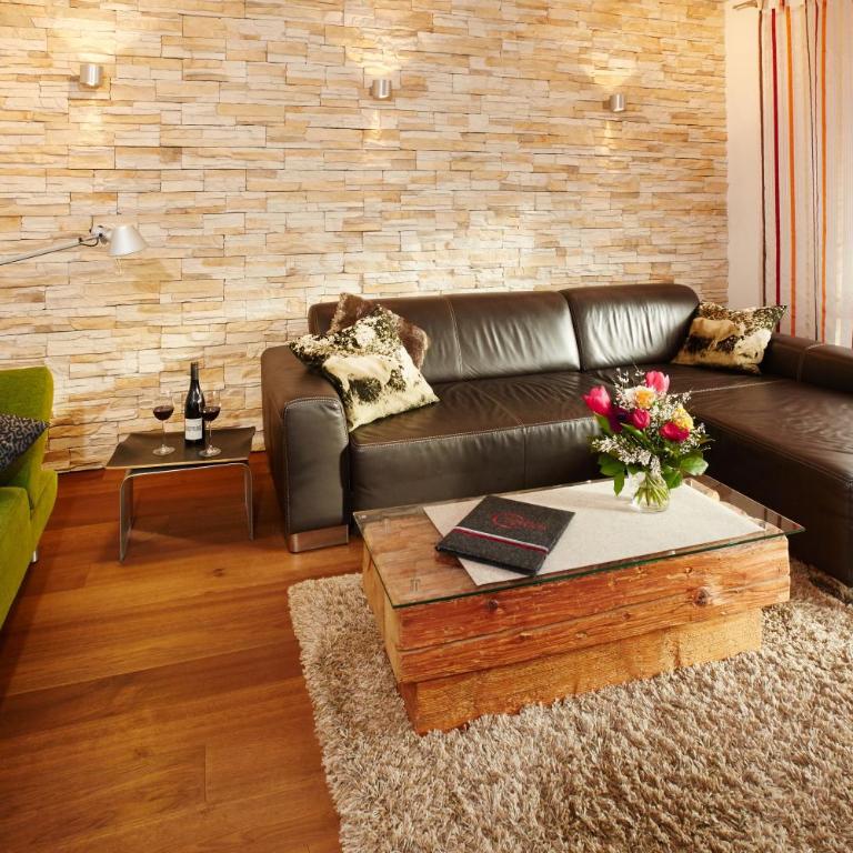 Alpenflair Ferienwohnungen Whg 101+213 - Apartment mit Balkon - 1