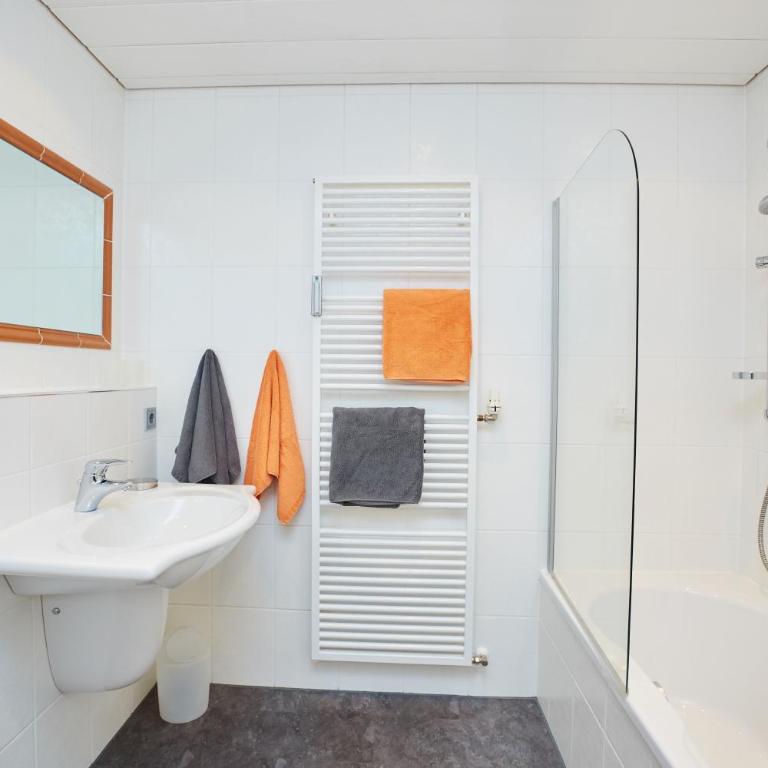 Alpenflair Ferienwohnungen Whg 101+213 - Apartment mit Balkon - 9