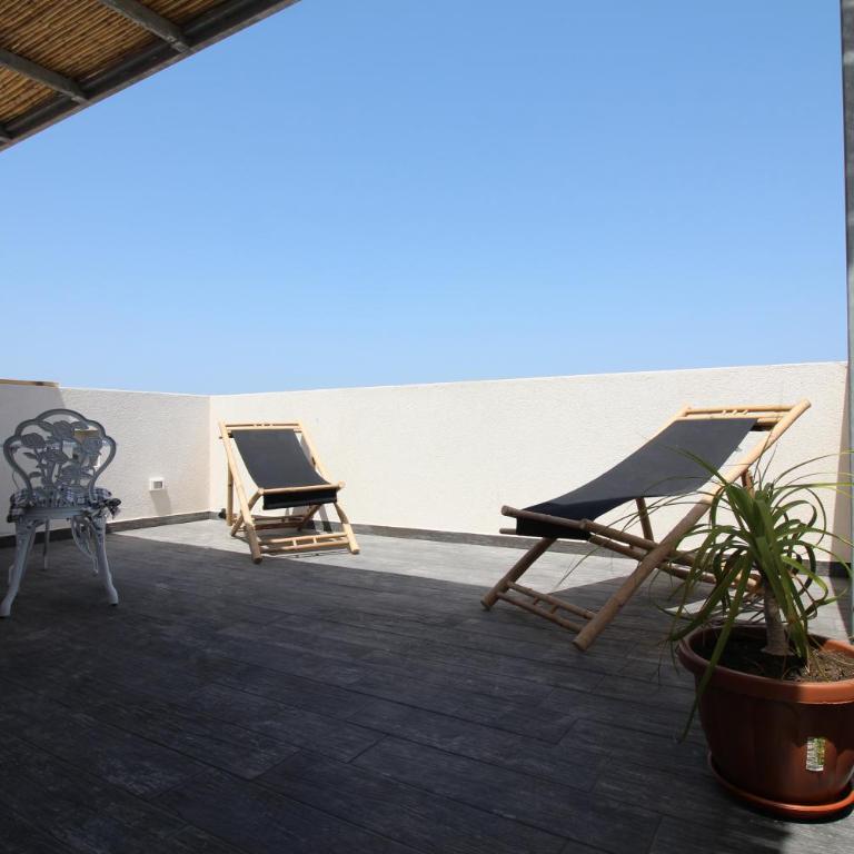 Ajamola - Camera Matrimoniale con Balcone e Vista Mare - 10