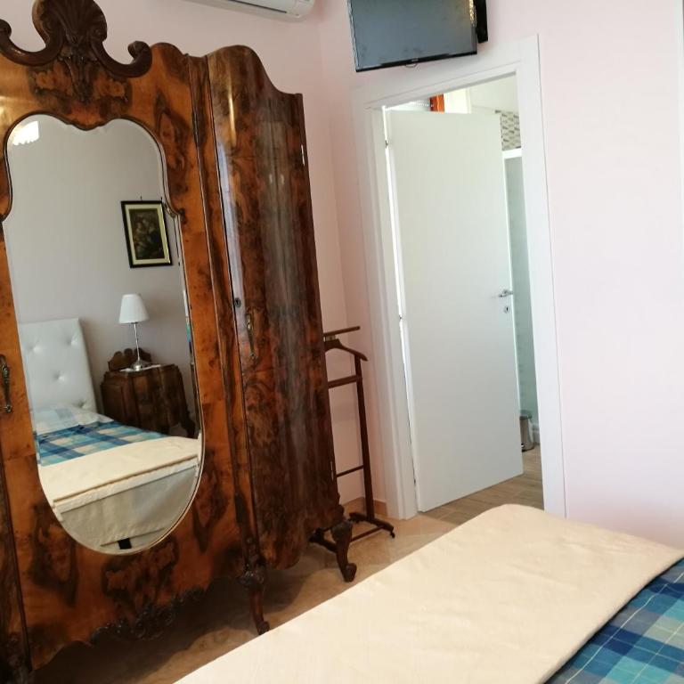 B&B Domus Lupiae - Camera Matrimoniale con Bagno Privato - 3